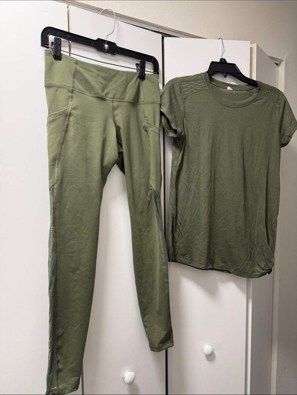Old Navy Olive Green Active Leggings and Tee Set